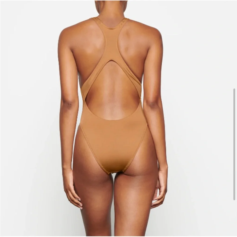 SKIMS Signature Swim Cut Out Monokini One Piece Swimsuit Almond NEW 2X